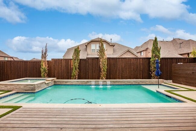 Building Photo - Luxe 5 bedroom with Pool in Lovejoy ISD