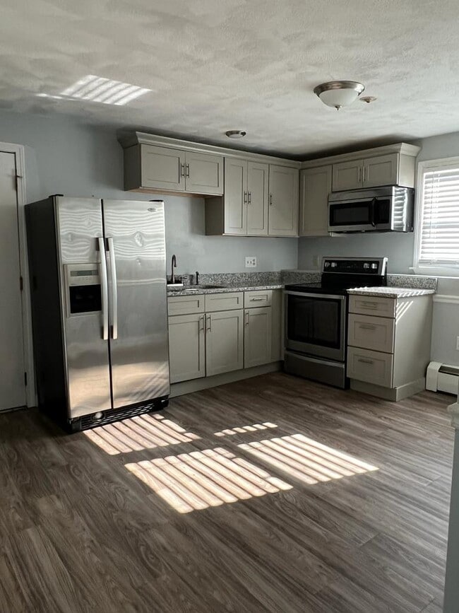 Foto del edificio - 422 Smithfield Ave