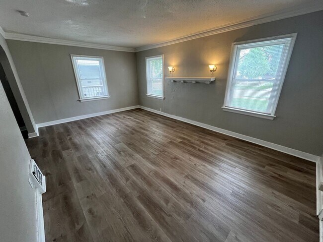 Foto del edificio - 6126 S Benton Ave