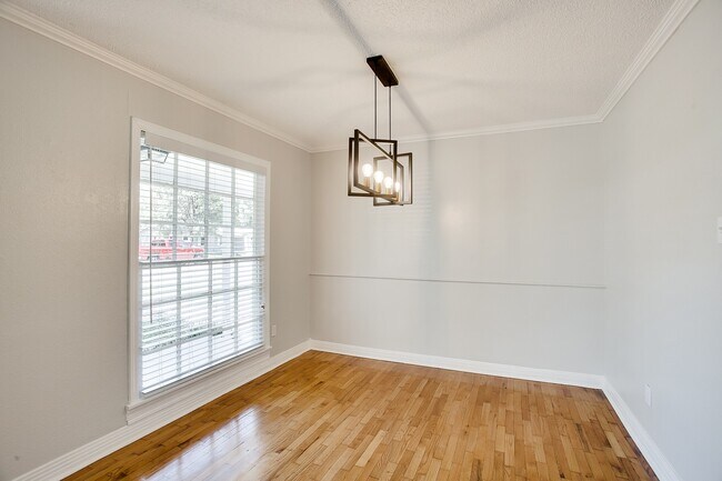 Foto del edificio - Recently remodeled Tech Terrace 3 bedroom!