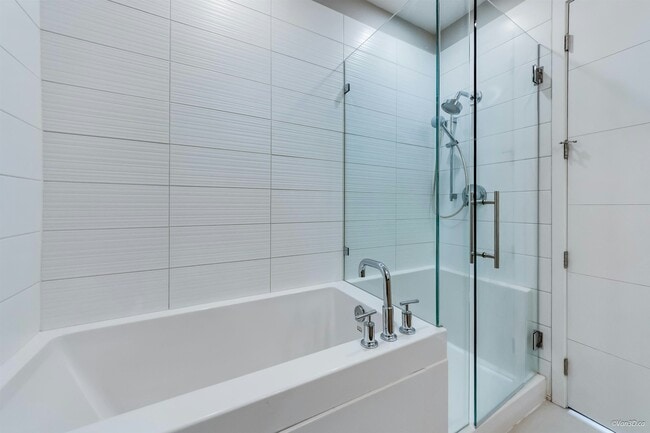 Building Photo - 260 Salter St