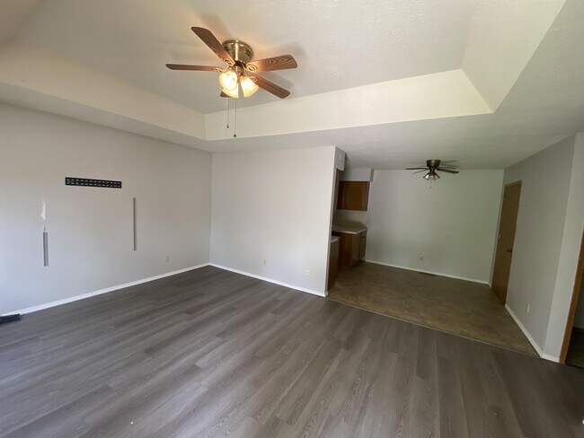 Building Photo - 1547 N Colgate Ave