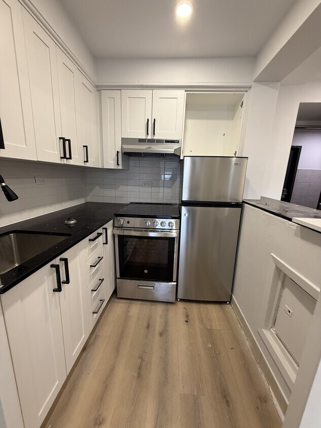 Building Photo - 1190 Du Fort