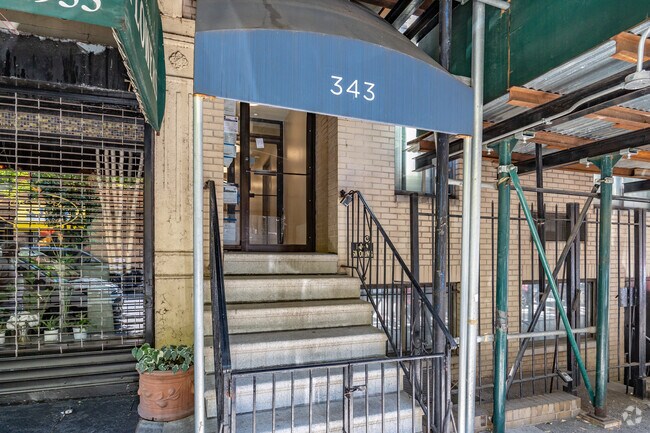 Entrance - 343 E 76th St