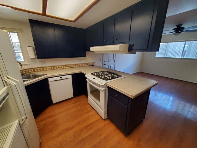 Foto del edificio - Wonderful Mid Century Home available for lease