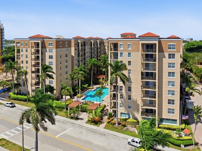 Building Photo - 1801 N Flagler Dr