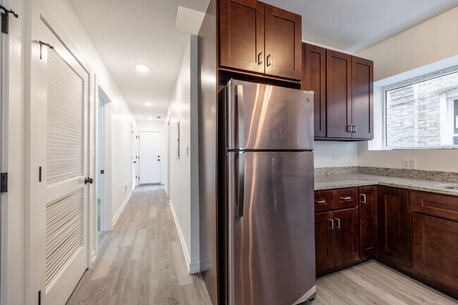 Foto del edificio - 1014 N Hamlin Ave