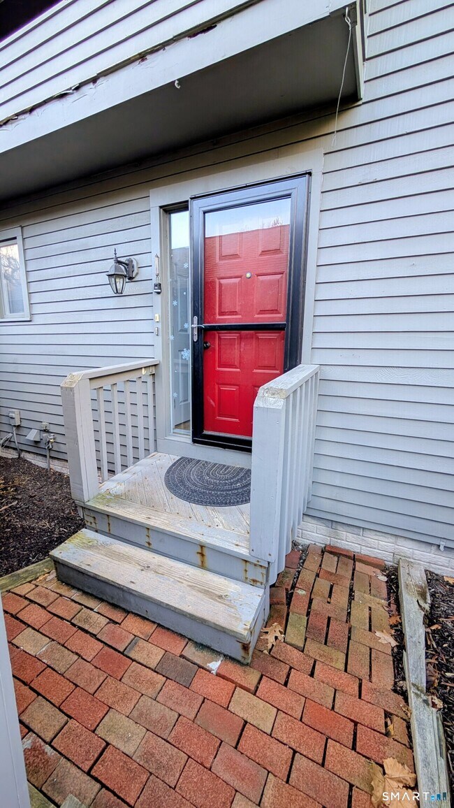 Foto del edificio - 10 Ledgewood Dr