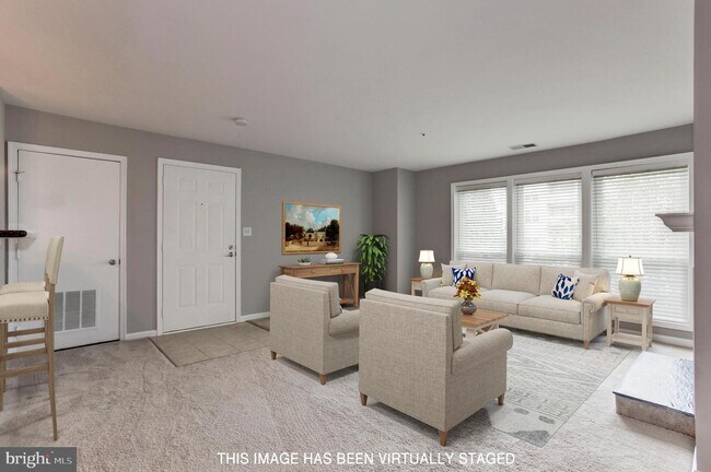 Foto del edificio - 3176 Summit Square Dr