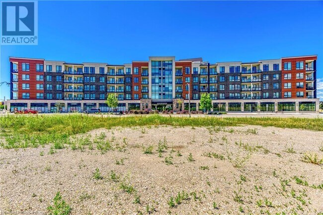 Photo du bâtiment - 150 Oak Park Blvd