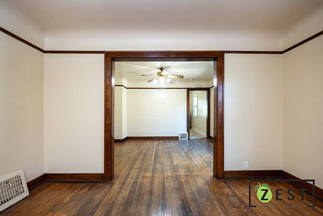 Foto del edificio - 12 Perrin St