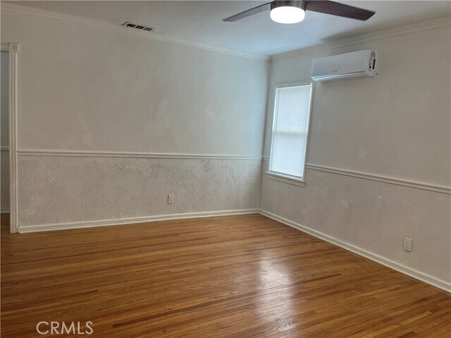 Foto del edificio - 725 W 10th St
