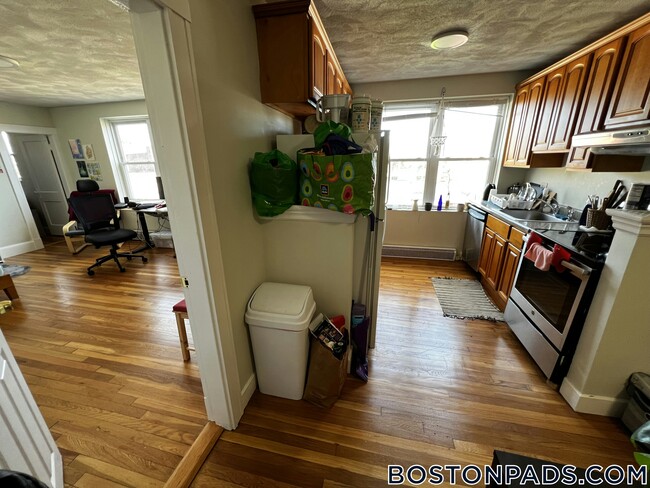 Building Photo - 402 Highland Ave