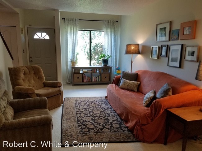 Building Photo - 2 br, 1.5 bath House - 132 Cottonwood Road