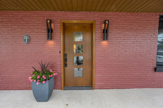 Foto del edificio - 373 Corral St
