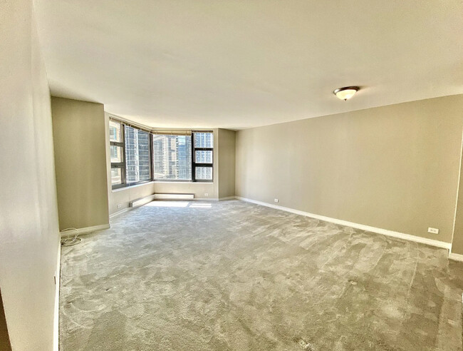 Building Photo - 401 E Ontario St