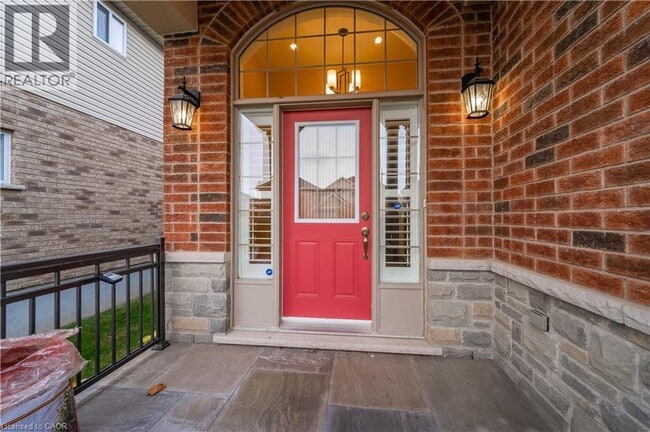 Building Photo - 403 Rideau River St