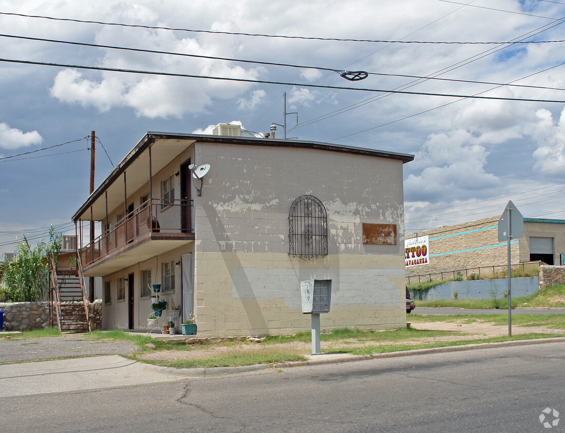 Primary Photo - 5860 Cleveland Ave