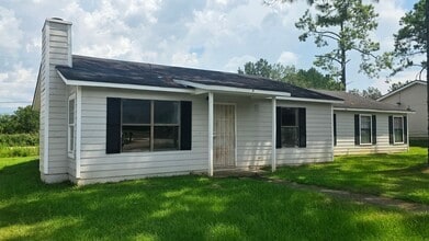 Building Photo - 304 Carriage Ln