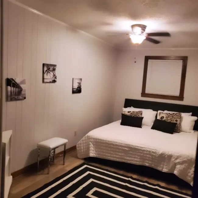 King size bed - 730 Columbia Dr