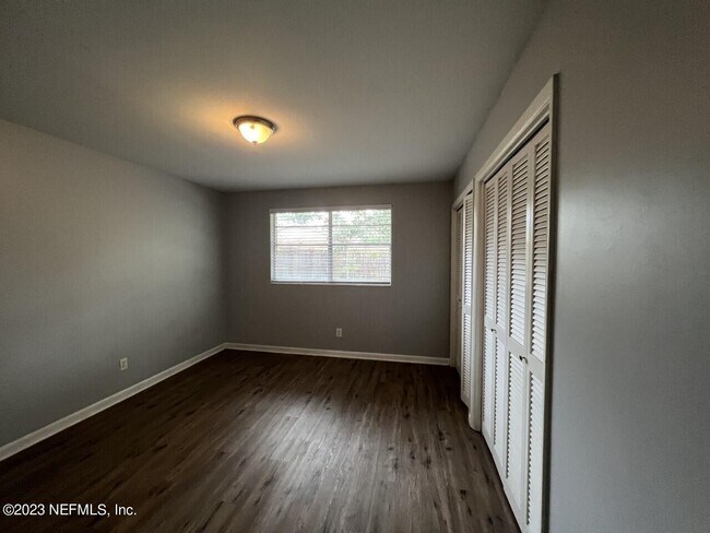 Foto del edificio - 951 Park Forest Ln