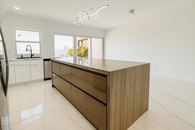 Foto del edificio - 2781 NE 165th Terrace