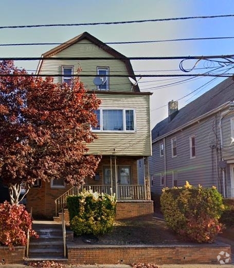 Building Photo - 65 W 29th St