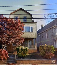 Building Photo - 65 W 29th St