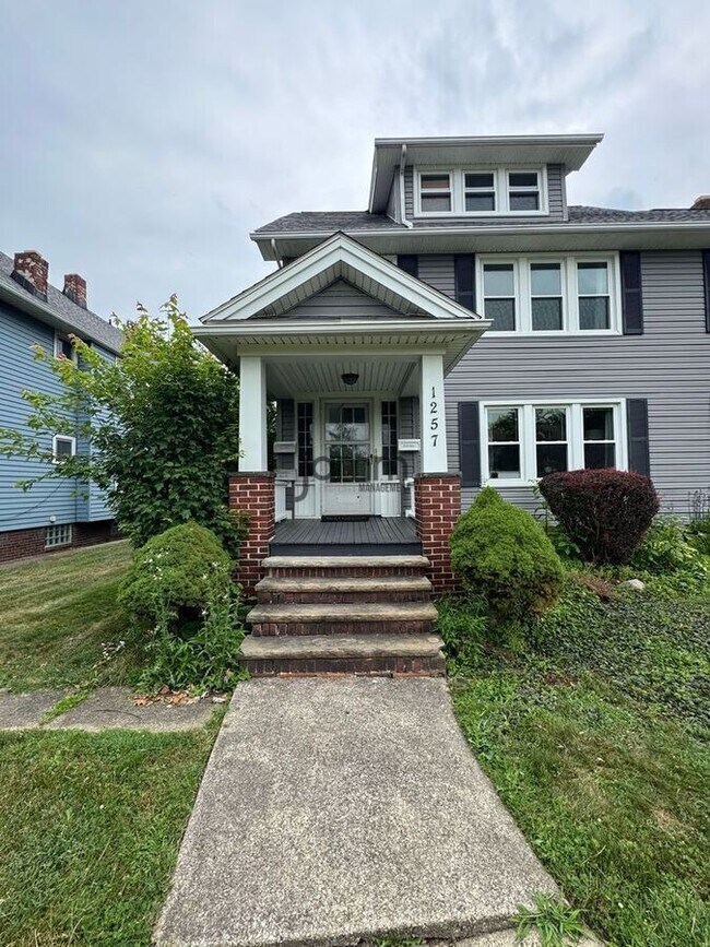 Foto del edificio - 1257 W Clifton Blvd
