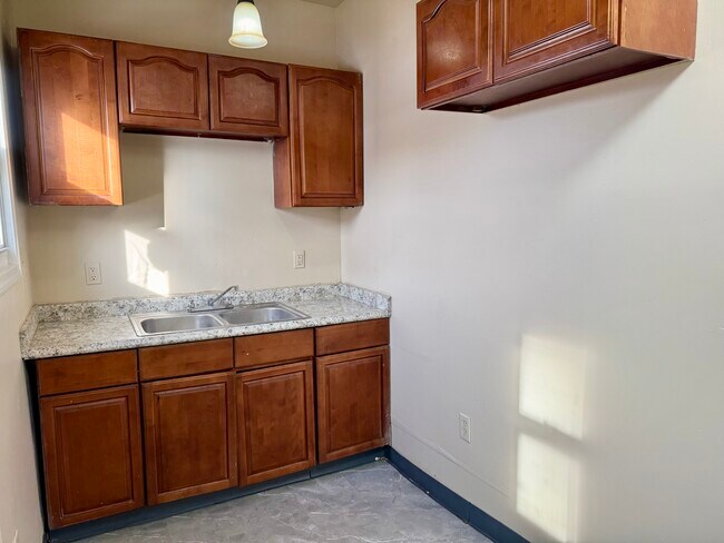 Foto del edificio - 641 Garfield Ave SW