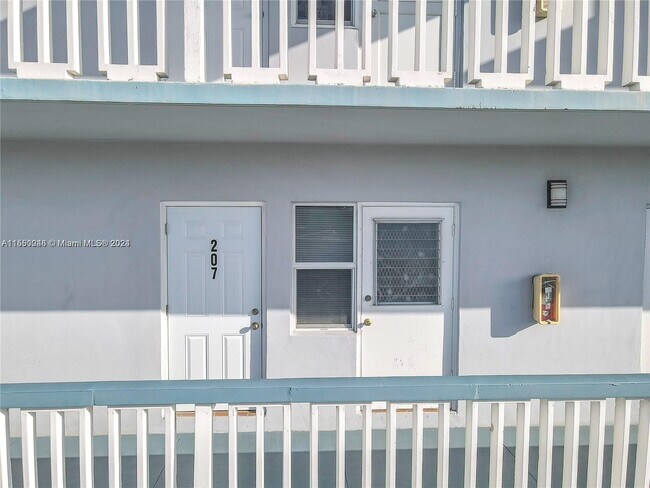 Foto del edificio - 2223 Park Ln