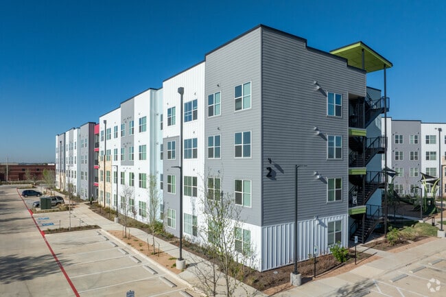 Building Photo - Norman Commons