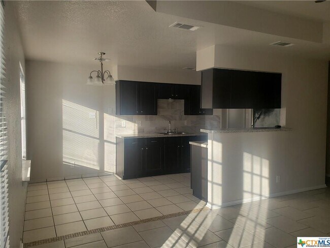 Building Photo - 2309 Jerome Dr