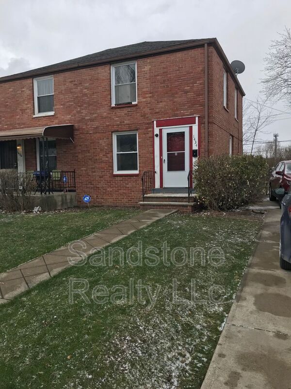 Primary Photo - 1434 Sulzer Ave