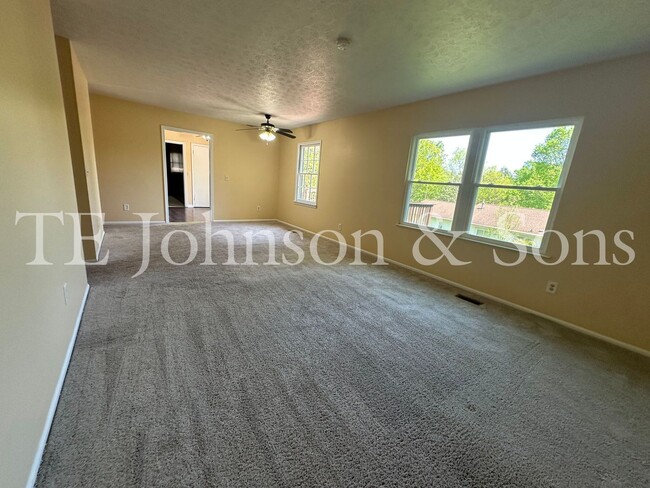 Foto del edificio - Lovely home on Jonestown Road!