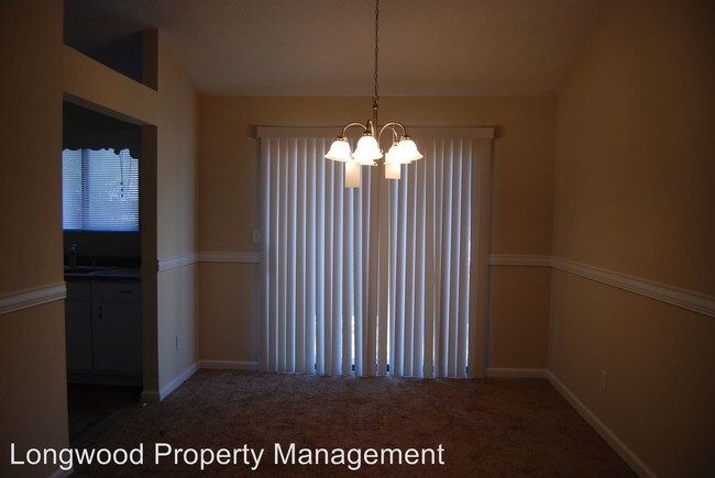 Foto del edificio - 720 Hairston Crossing Ct