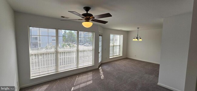 Foto del edificio - 9262 Cardinal Forest Ln
