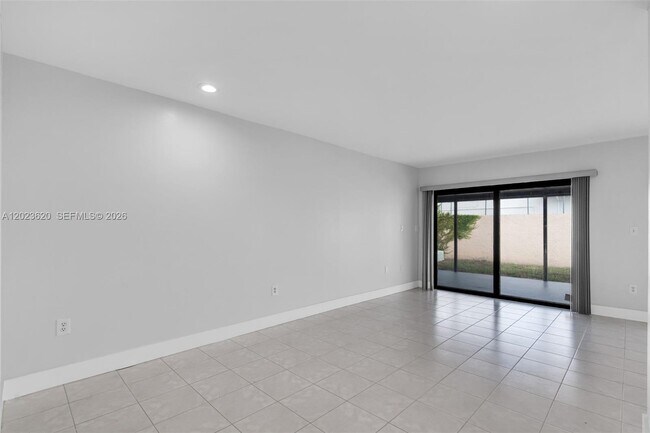 Foto del edificio - 3815 SW 82nd Ave