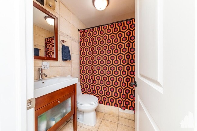 Building Photo - 2 bedroom in Chicago IL 60618