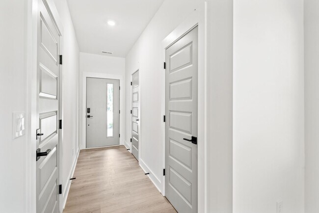 Foto del edificio - Bright & Modern New Construction Townhome ...