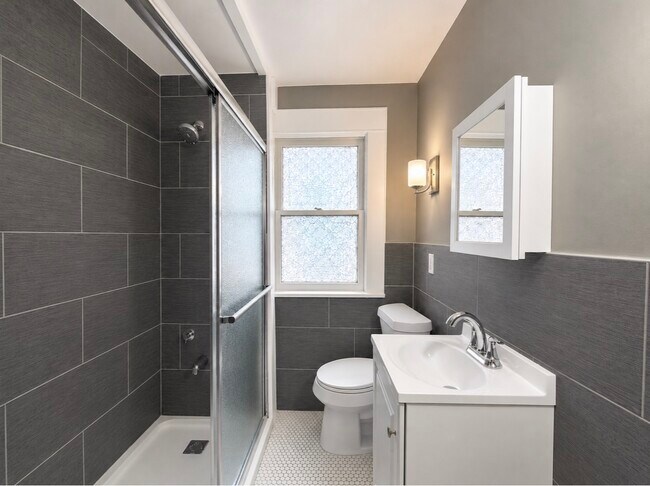 Foto del edificio - 1042 Elmwood Ave