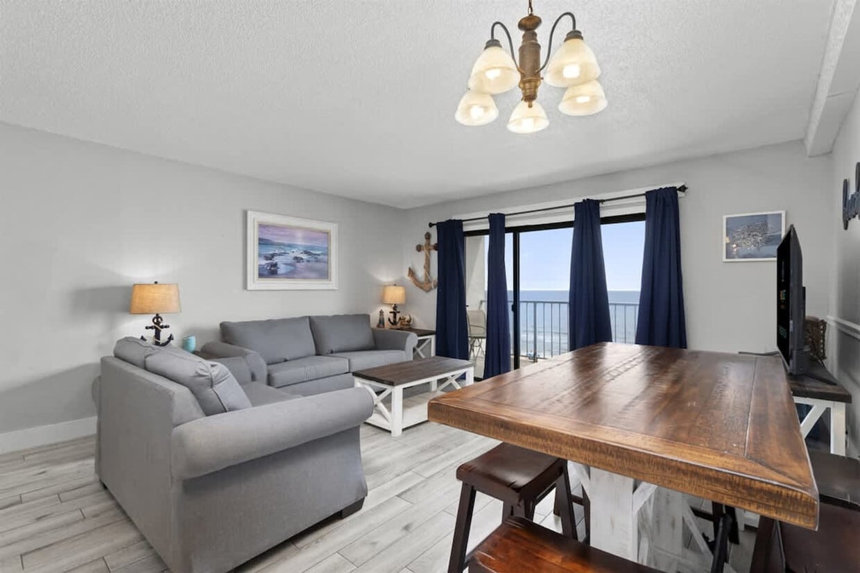 Foto principal - 8743 Thomas Dr