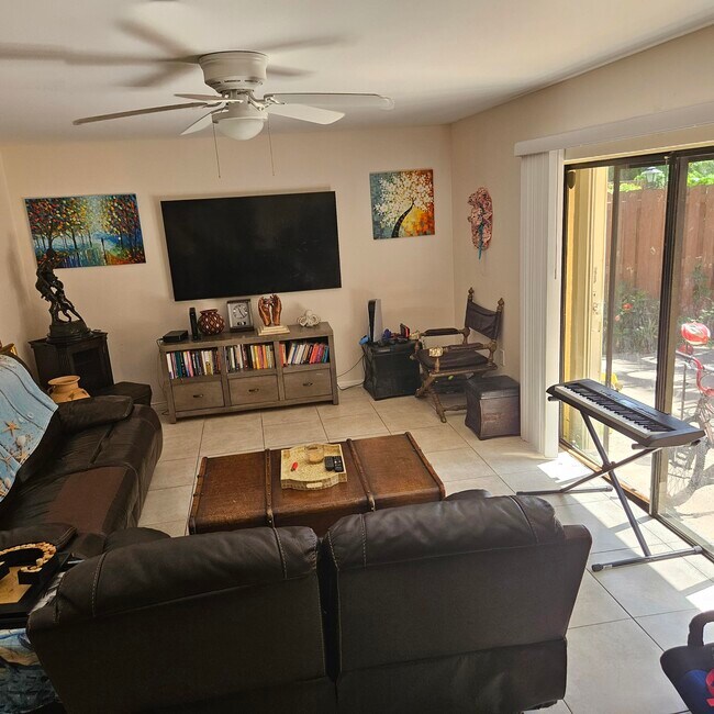 Foto del edificio - 2952 SW 22nd Cir