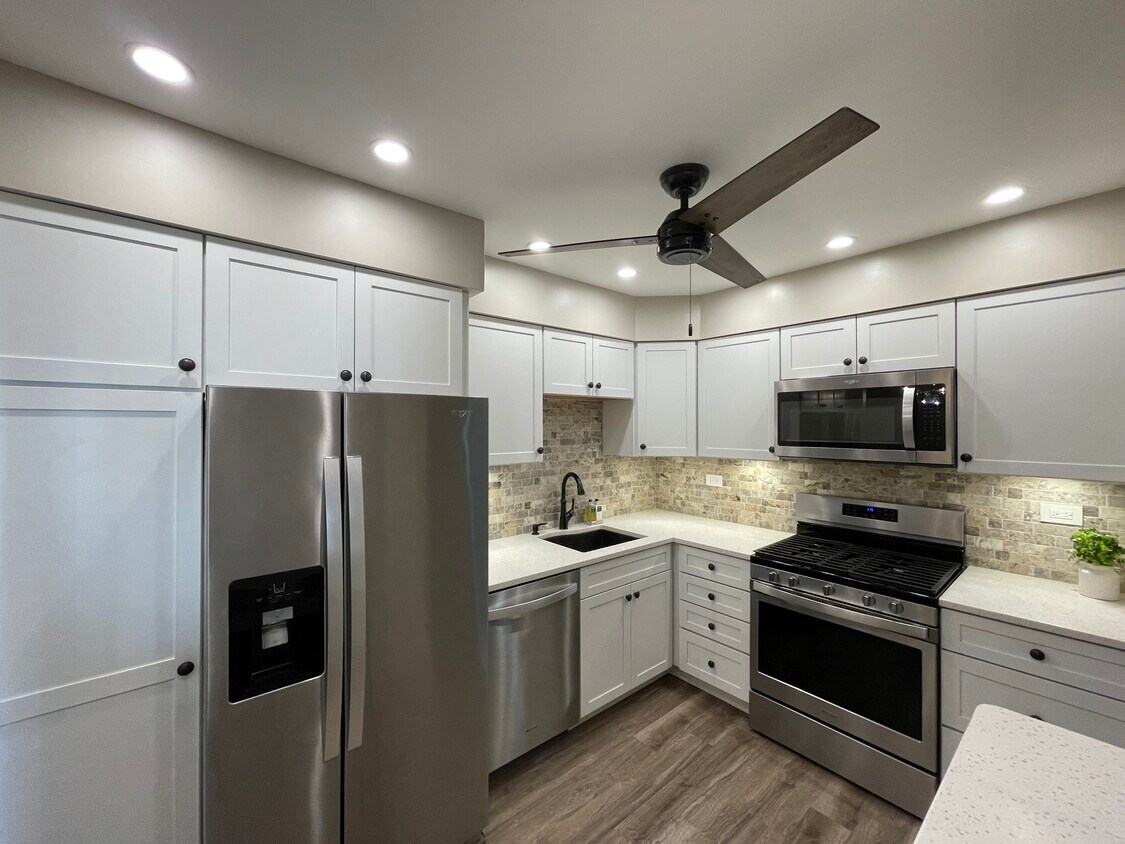 Kitchen - 7360 Fairview Ave
