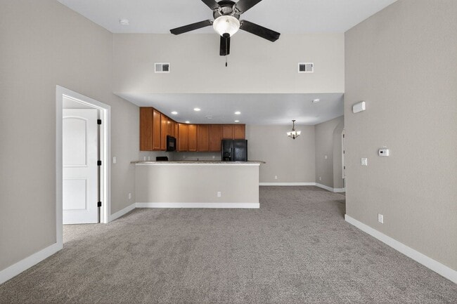 Building Photo - 4955 Hahns Peak Dr