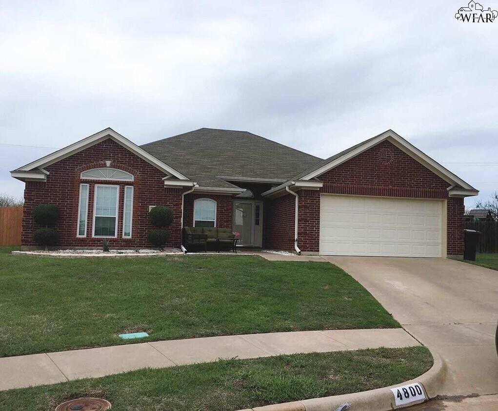 Foto principal - 4800 Libby Dr