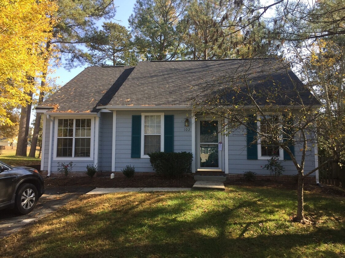 Primary Photo - Charming 3 Bedroom House in Chapel Hill!