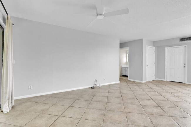 Foto del edificio - 1040 Homewood Blvd