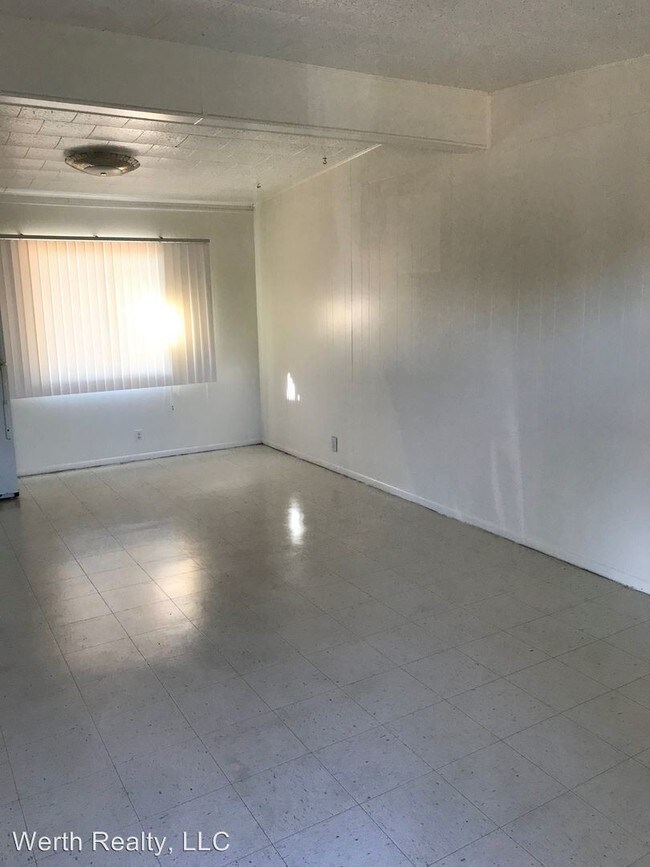 Building Photo - 320 E Mohave Rd