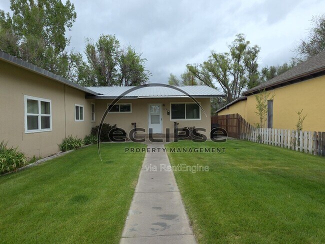 Foto del edificio - 729 3rd St